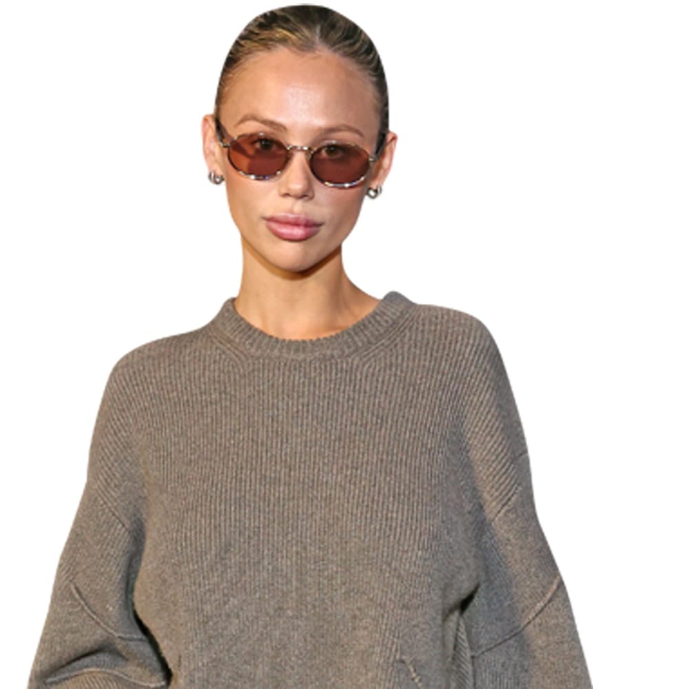 How Hallie Batchelder made it to fame and rubbed shoulders with the elites